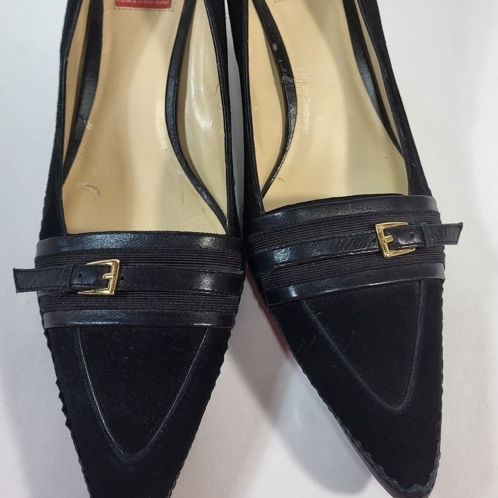 Oscar de la Renta Pointed Toe Low Heels - Picture 2 of 8